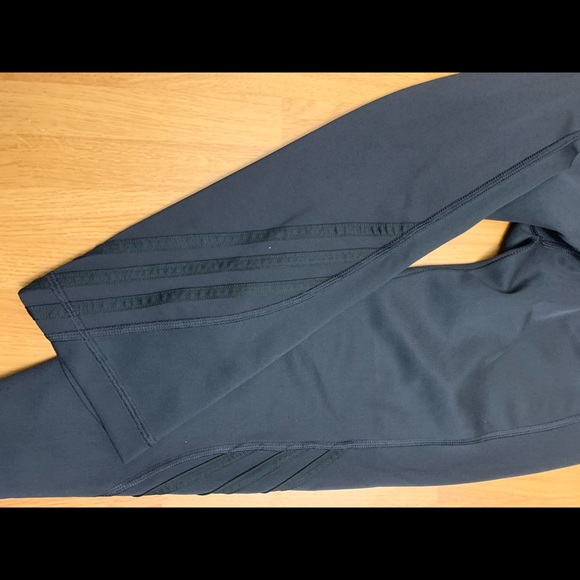 Adidas fitted capris - Picture 4 of 4